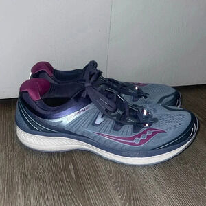 Saucony Triumph ISO 4 running shoes size 11 women’s